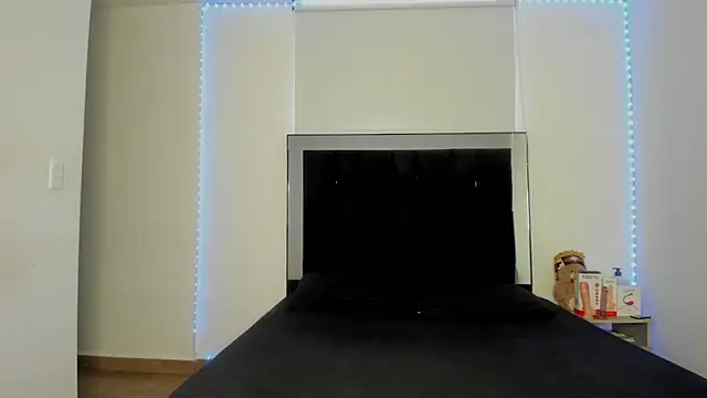 victoriacolin online show from 10-20-25, 12:06