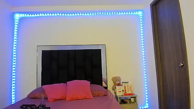 victoriacolin online show from 03-04-25, 08:16