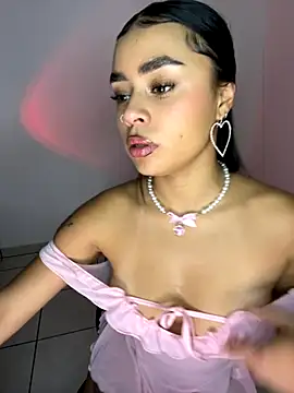Snapshot of meli_ortiz_ chatting on 09-25-25, 03:51 meli ortiz online show from 09-25-25, 03:51