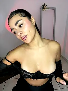 Snapshot of meli_ortiz_ chatting on 10-21-25, 04:06 meli ortiz online show from 10-21-25, 04:06