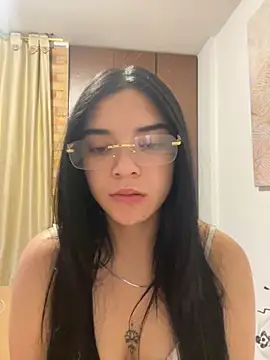 Snapshot of eileensophi chatting on 10-24-25, 02:54 eileensophi online show from 10-24-25, 02:54