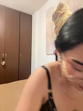 eileensophi online show from 10-30-25, 03:38