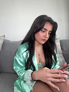 Snapshot of cute_carly_ chatting on 03-01-25, 02:44 cute carly online show from 03-01-25, 02:44