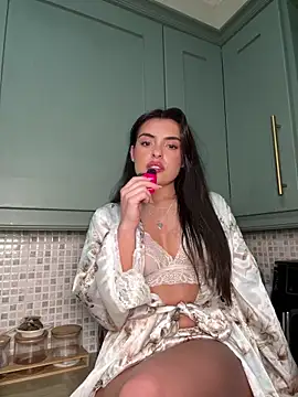 Snapshot of cute_carly_ chatting on 02-21-25, 05:42 cute carly online show from 02-21-25, 05:42