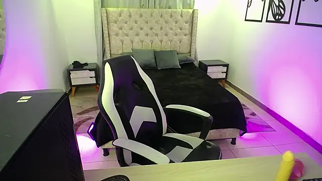 ayra princes online show from 01-28-25, 01:29