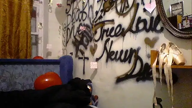 Snapshot of RussNocturnal chatting on 02-28-25, 12:32 RussNocturnal online show from 02-28-25, 12:32