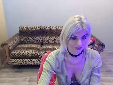 SexyBeatriice online show from 12-19-25, 07:22