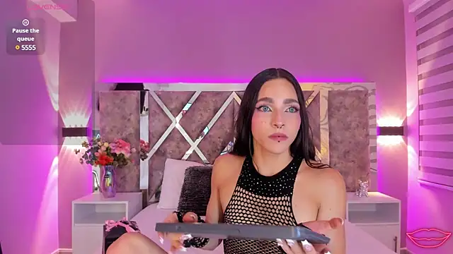 CandyLuxury   online show from 03-23-25, 02:37