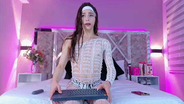 CandyLuxury   online show from 05-15-26, 12:14