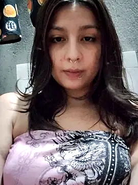 Snapshot of Maiden-Hot chatting on 06-08-26, 06:47 Maiden-Hot online show from 06-08-26, 06:47