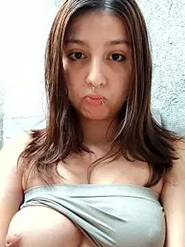 Snapshot of Maiden-Hot chatting on 06-14-26, 08:43 Maiden-Hot online show from 06-14-26, 08:43