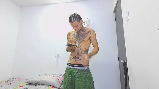 hot man05 online show from 02-12-26, 05:29