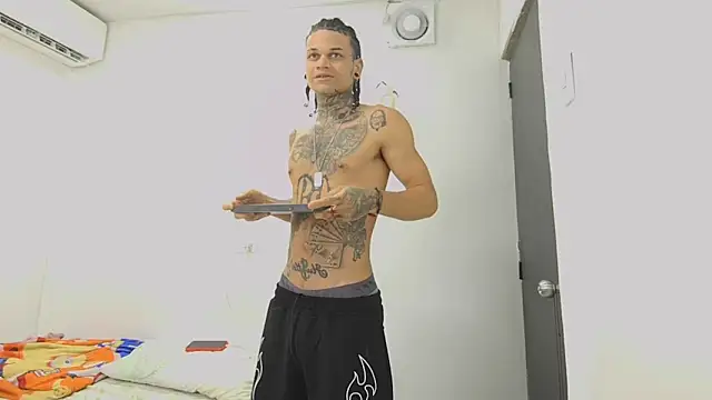 hot man05 online show from 05-02-26, 04:07