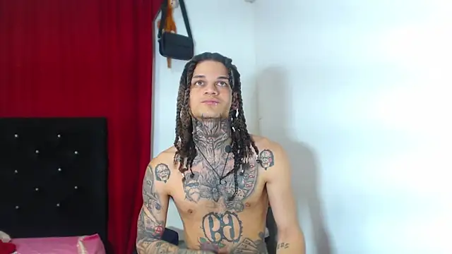 Snapshot of hot_man05 chatting on 03-18-25, 05:02 hot man05 online show from 03-18-25, 05:02