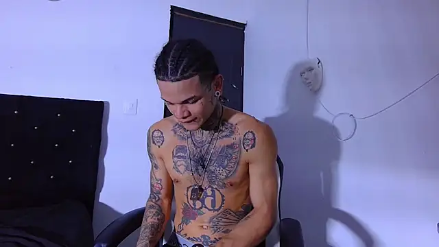 hot man05 online show from 12-20-25, 12:46
