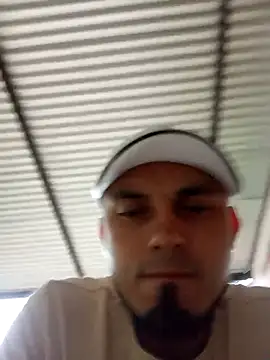 Snapshot of Jean18060 chatting on 11-29-25, 10:32 Jean18060 online show from 11-29-25, 10:32