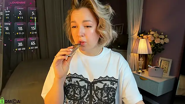 Nikki Kai online show from 10-22-25, 12:54