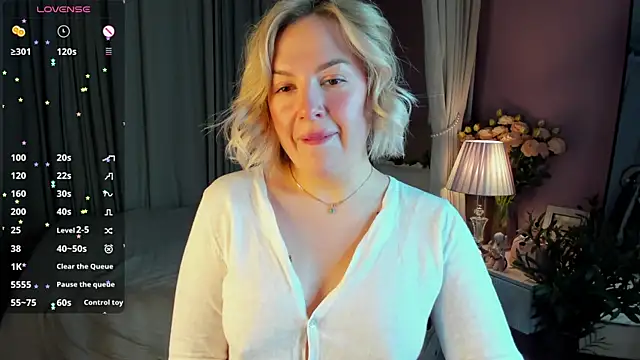 Nikki Kai online show from 12-19-25, 12:36