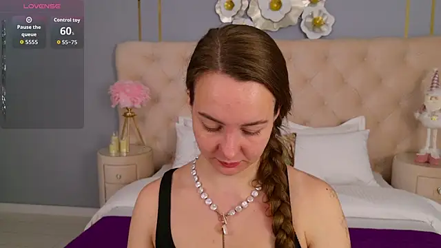 JaniceCollins online show from 12-17-25, 02:16