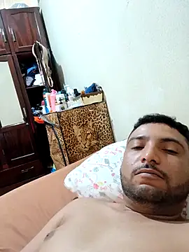 Snapshot of casadosafado20 chatting on 03-10-25, 01:43 casadosafado20 online show from 03-10-25, 01:43