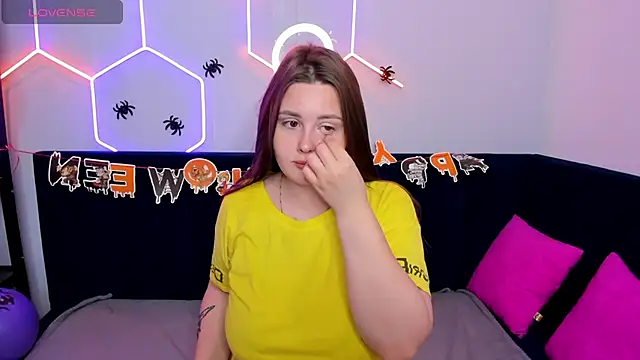 MargaretRoyy online show from 10-30-25, 01:37