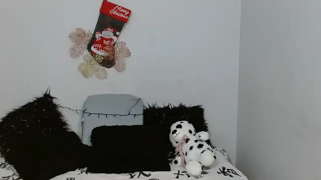 Lunasquirt1985 online show from 12-17-25, 12:54