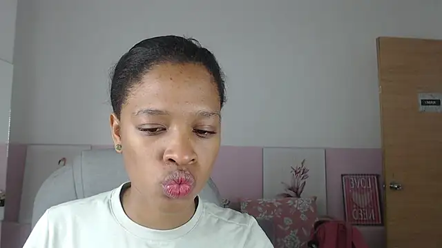 Snapshot of brendathompson_ chatting on 02-28-25, 11:58 brendathompson online show from 02-28-25, 11:58
