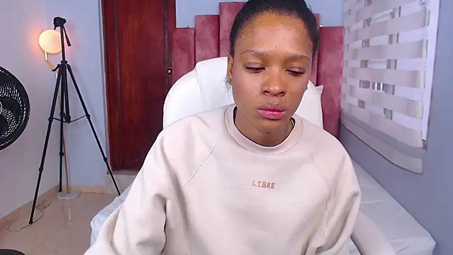 Snapshot of brendathompson_ chatting on 03-03-25, 12:28 brendathompson online show from 03-03-25, 12:28