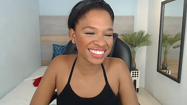 Snapshot of brendathompson_ chatting on 10-11-25, 02:12 brendathompson online show from 10-11-25, 02:12