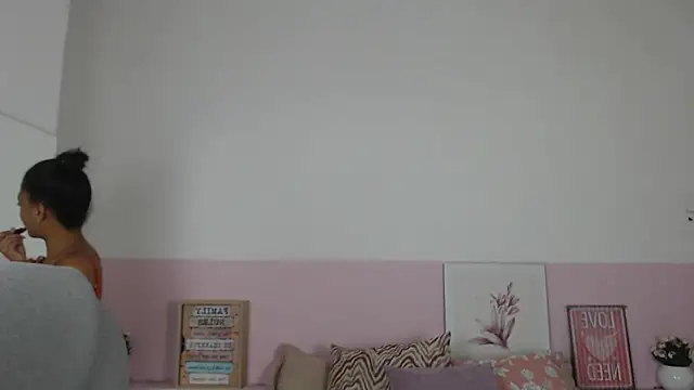 Snapshot of brendathompson_ chatting on 02-17-25, 12:49 brendathompson online show from 02-17-25, 12:49