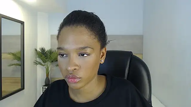 Snapshot of brendathompson_ chatting on 09-20-25, 02:38 brendathompson online show from 09-20-25, 02:38