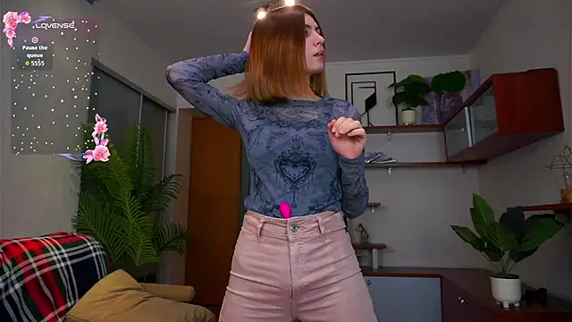 ErlinaBuoy online show from 10-13-25, 05:42