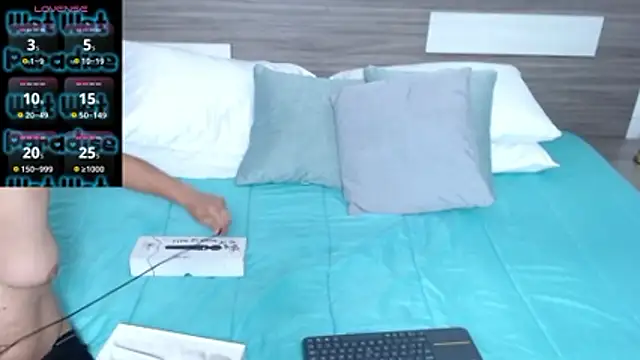 Liiamthompson online show from 03-25-26, 09:41