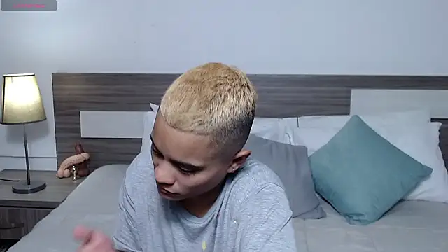 Liiamthompson online show from 03-10-26, 09:13