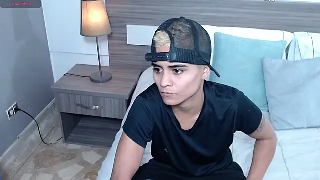 Snapshot of Liiamthompson chatting on 02-17-26, 07:11 Liiamthompson online show from 02-17-26, 07:11