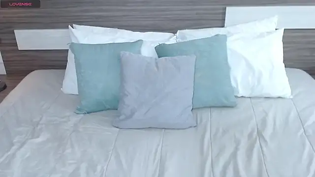 Snapshot of Liiamthompson chatting on 01-19-26, 10:30 Liiamthompson online show from 01-19-26, 10:30