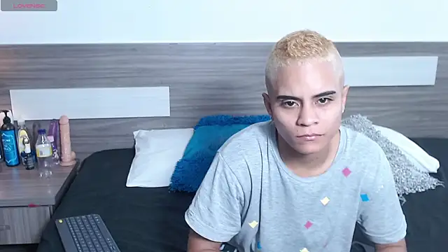 Liiamthompson online show from 01-08-26, 10:21