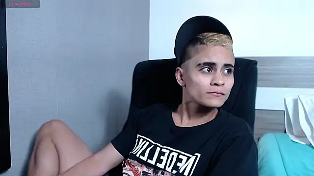 Snapshot of Liiamthompson chatting on 02-05-26, 09:54 Liiamthompson online show from 02-05-26, 09:54