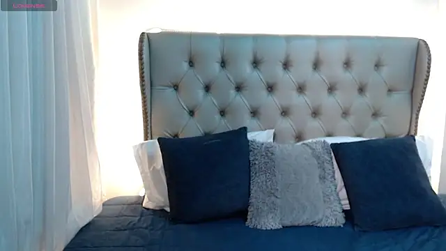 Liiamthompson online show from 05-17-26, 10:37