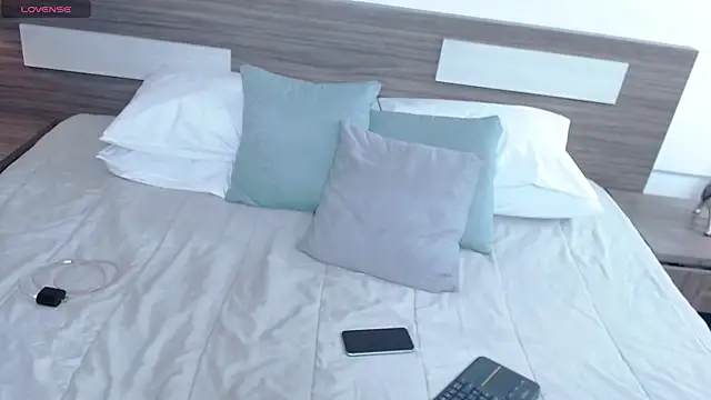 Snapshot of Liiamthompson chatting on 02-14-26, 10:59 Liiamthompson online show from 02-14-26, 10:59