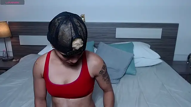 Snapshot of Liiamthompson chatting on 02-14-26, 11:38 Liiamthompson online show from 02-14-26, 11:38