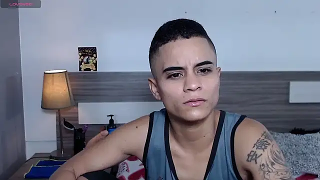 Liiamthompson online show from 11-23-25, 09:30