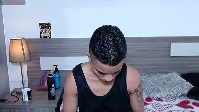 Liiamthompson online show from 11-24-25, 11:49