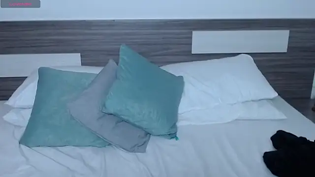 Liiamthompson online show from 03-22-26, 09:38