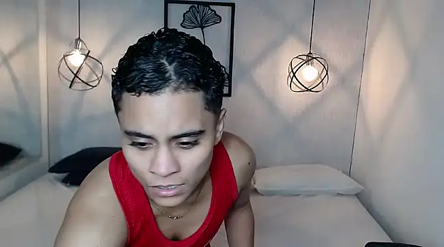 Snapshot of Liiamthompson chatting on 03-13-25, 11:41 Liiamthompson online show from 03-13-25, 11:41
