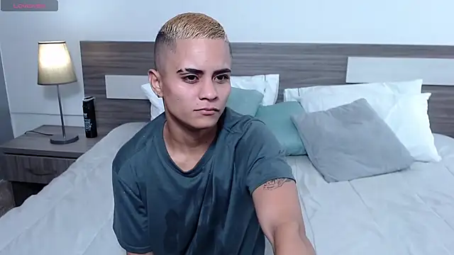 Liiamthompson online show from 03-11-26, 09:25