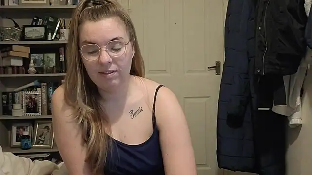 Demi WelshX online show from 11-14-25, 09:35