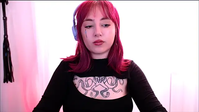 Snapshot of purplewitch chatting on 03-18-26, 02:15 purplewitch online show from 03-18-26, 02:15