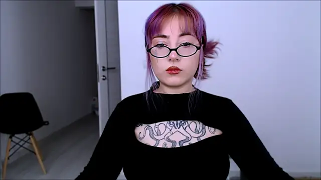 Snapshot of purplewitch chatting on 03-11-26, 06:51 purplewitch online show from 03-11-26, 06:51