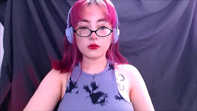 Snapshot of purplewitch chatting on 03-23-26, 05:51 purplewitch online show from 03-23-26, 05:51